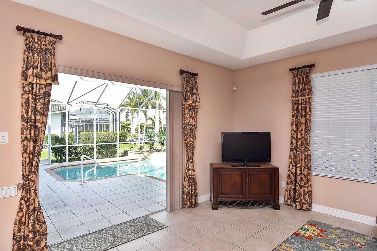 Calm Cape Coral Family Home With Private Heated Pool! Екстер'єр фото